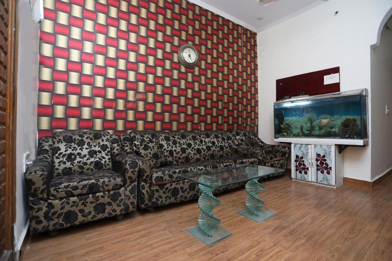 Oyo Stay The Castle Near M2K Cinemas Rohini Nowe Delhi Zewnętrze zdjęcie
