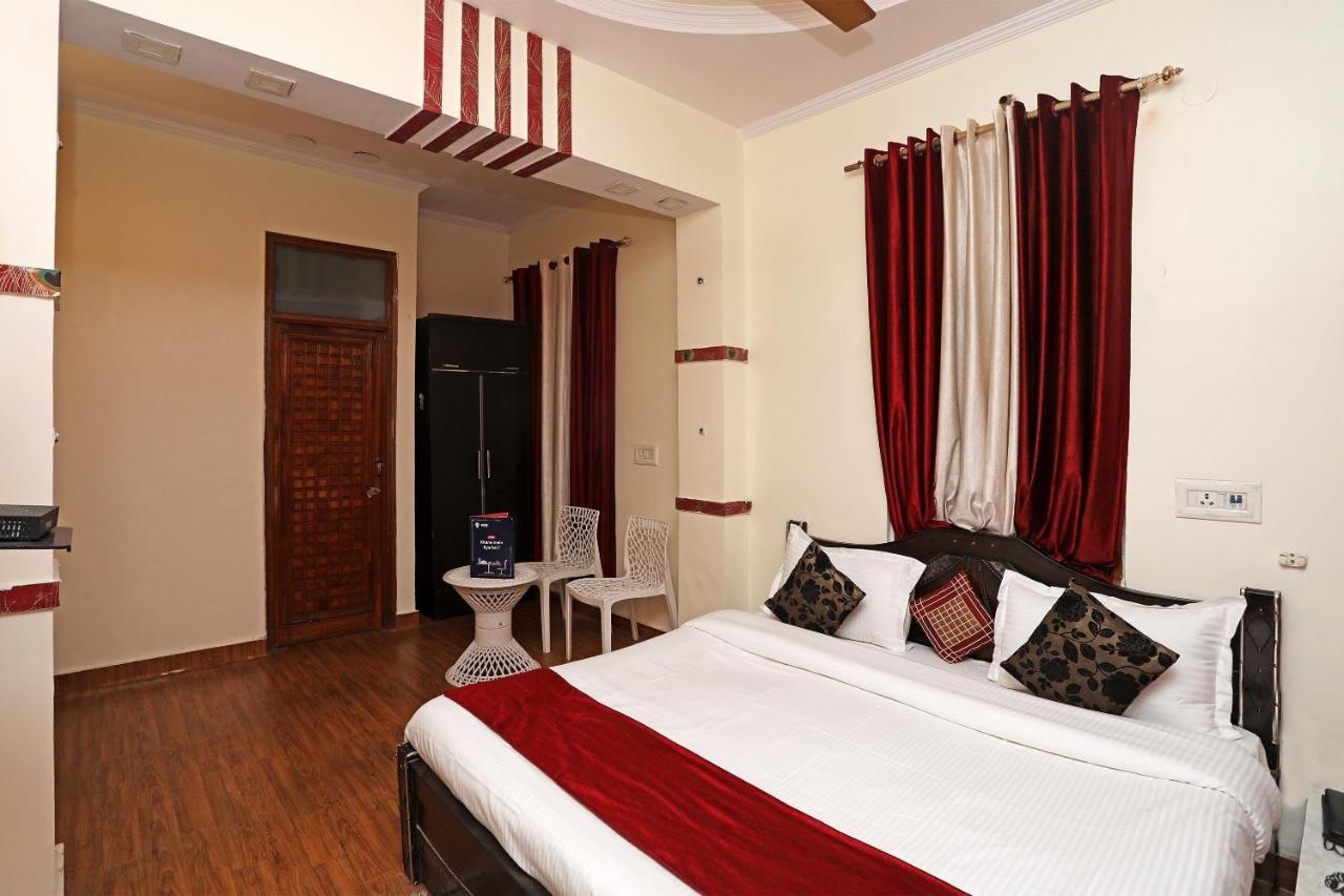 Oyo Stay The Castle Near M2K Cinemas Rohini Nowe Delhi Zewnętrze zdjęcie