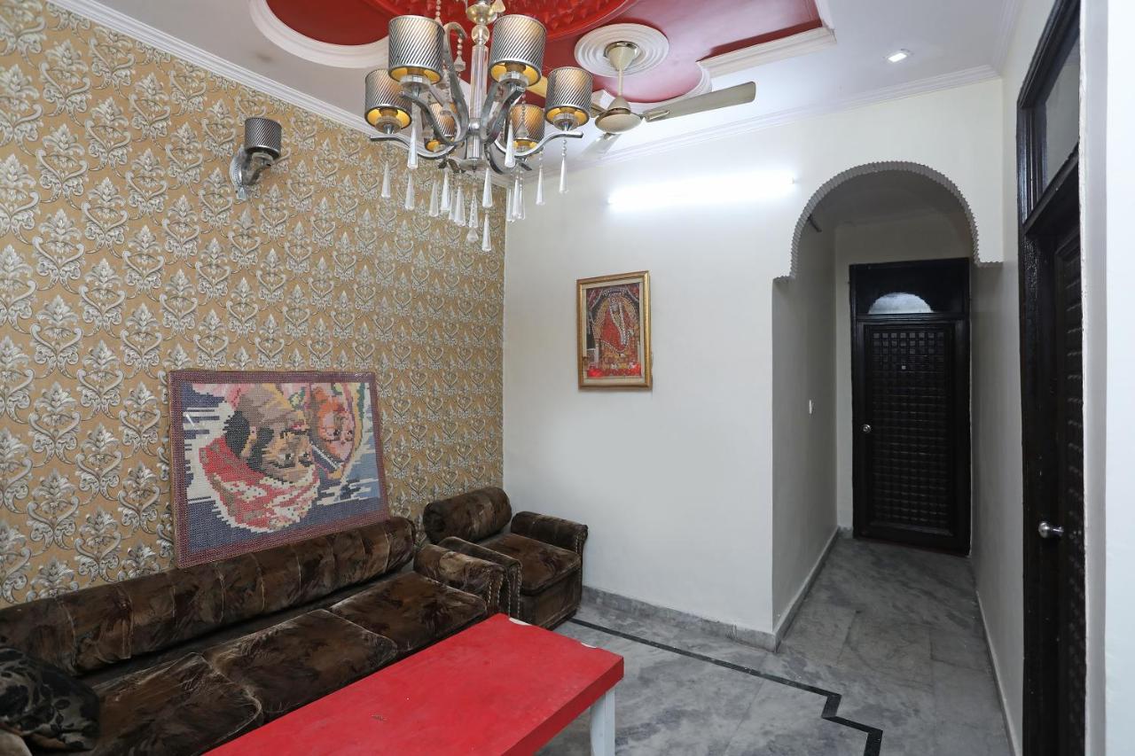 Oyo Stay The Castle Near M2K Cinemas Rohini Nowe Delhi Zewnętrze zdjęcie